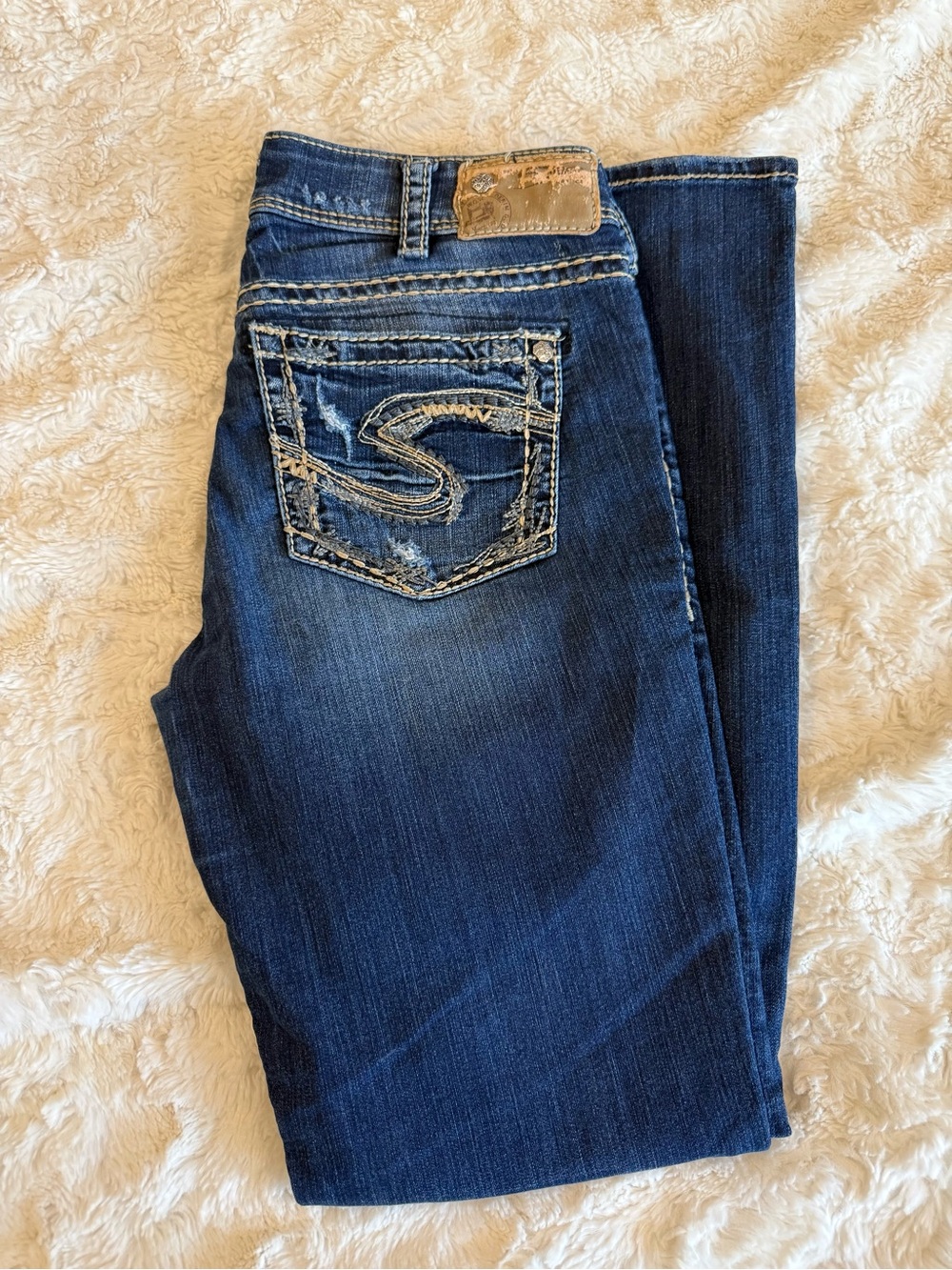 Silver Jeans Suki Women's Dark Blue Denim with Embroidered Pocket